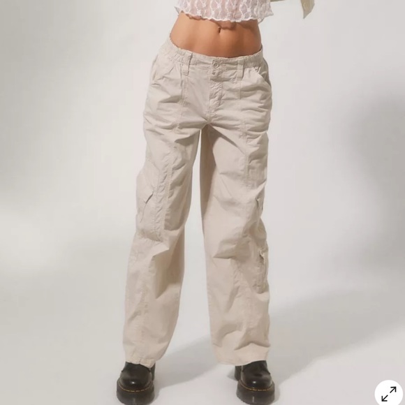Urban Outfitters Pants - 41. BDG Y2K low rise cargo pant